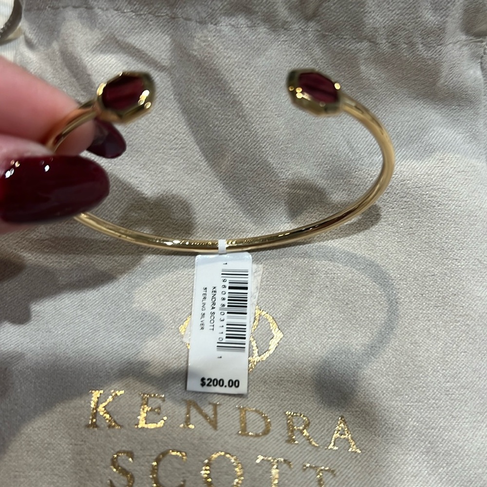 Beautiful Kendra Scott bangle